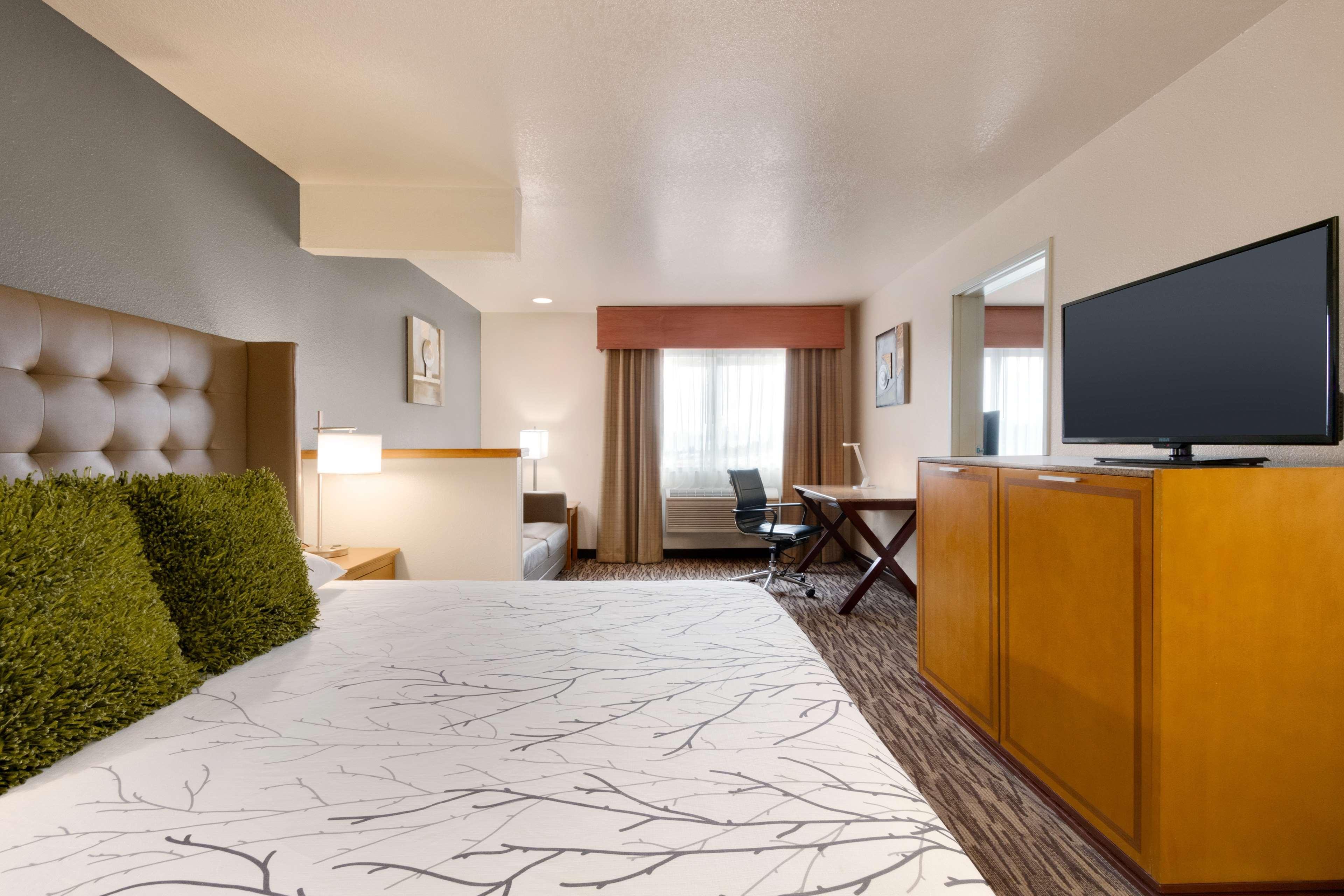 Best Western Plus Peppertree Airport Inn Airway Heights Buitenkant foto